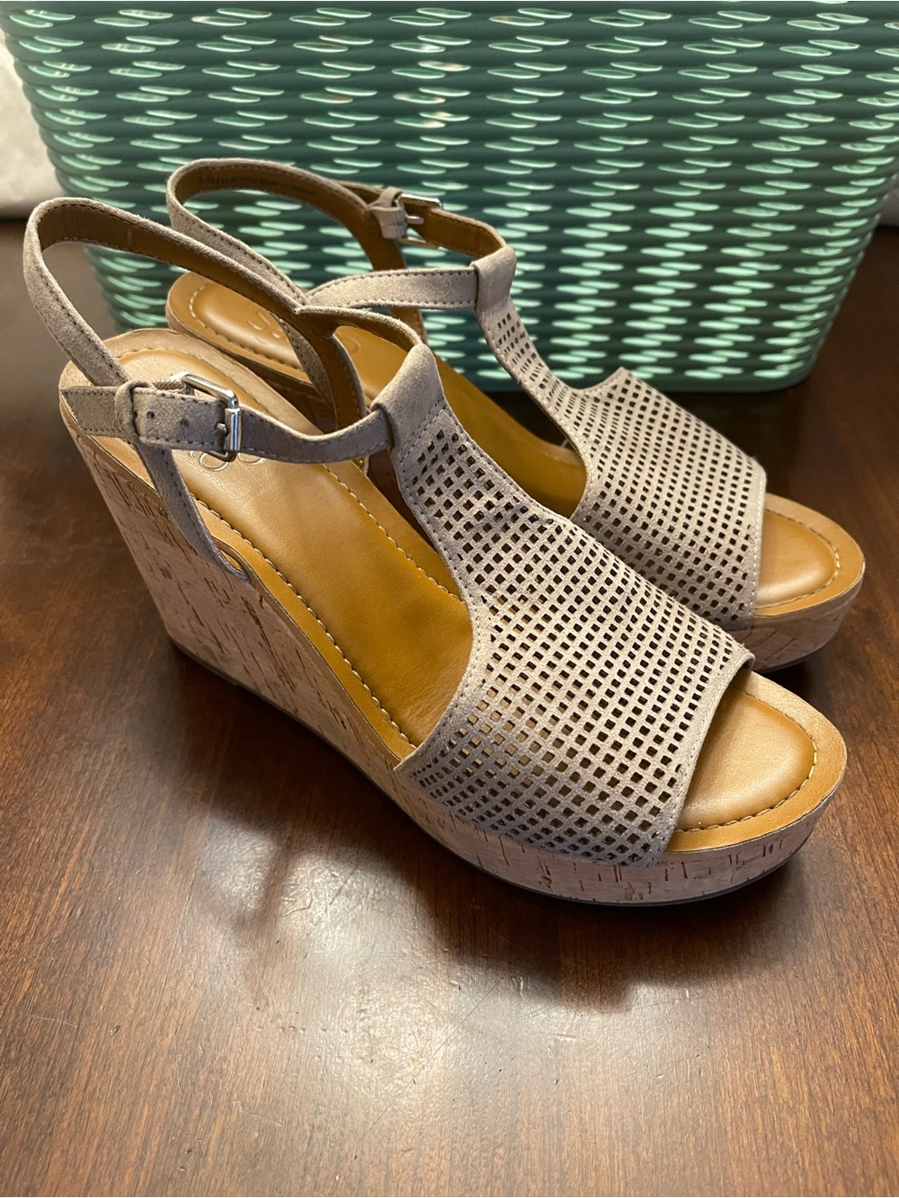 Franco Sarto Clinton2 Wedge Sandals SZ 8.5 Taupe/Tan
